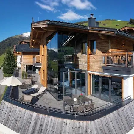 Chalet's Alpenjuwel Chalet Tux