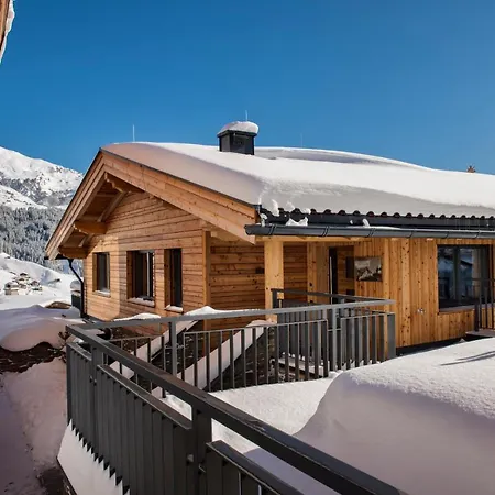 Chalet's Alpenjuwel Chalet Tux