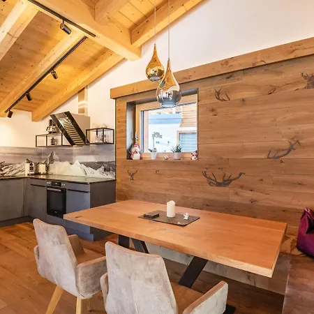 Chalet's Alpenjuwel Chalet Tux