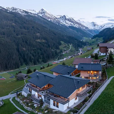 Chalet's Alpenjuwel Тукс