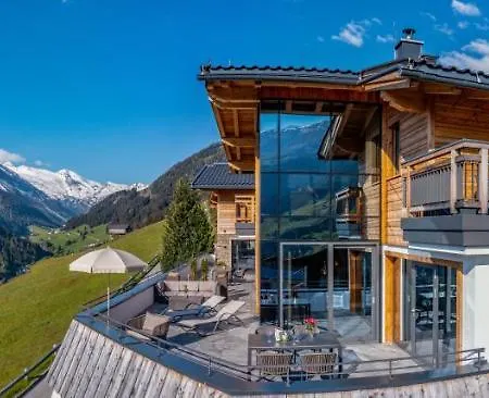 Chalet's Alpenjuwel Тукс