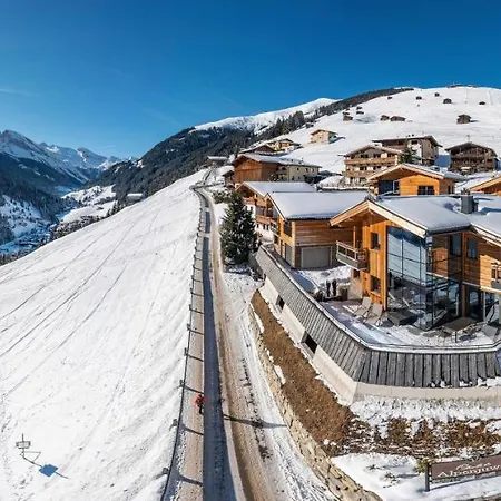 Chalet's Alpenjuwel Тукс