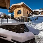 Chalet's Alpenjuwel Chalet Tux